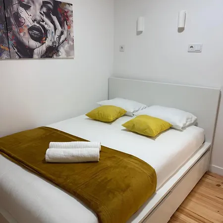 Homestay - Bairro Alto Centro Historico Lisbon