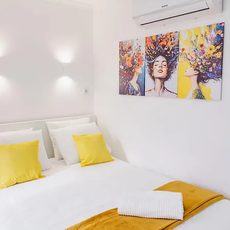 - Bairro Alto Centro Historico Homestay Lisbon