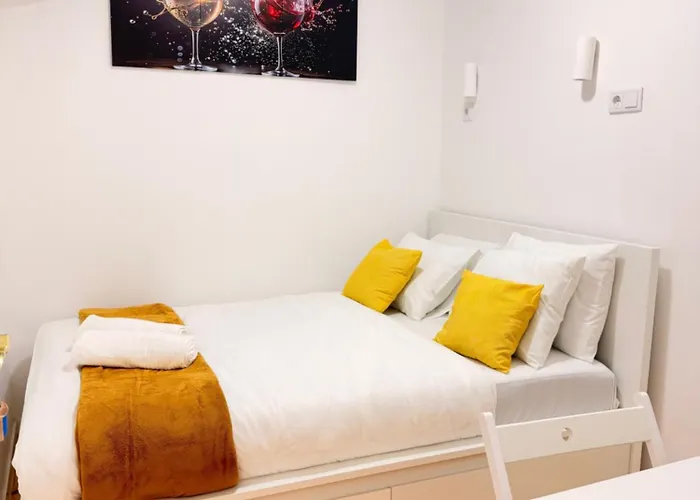 - Bairro Alto Centro Historico * Lisboa