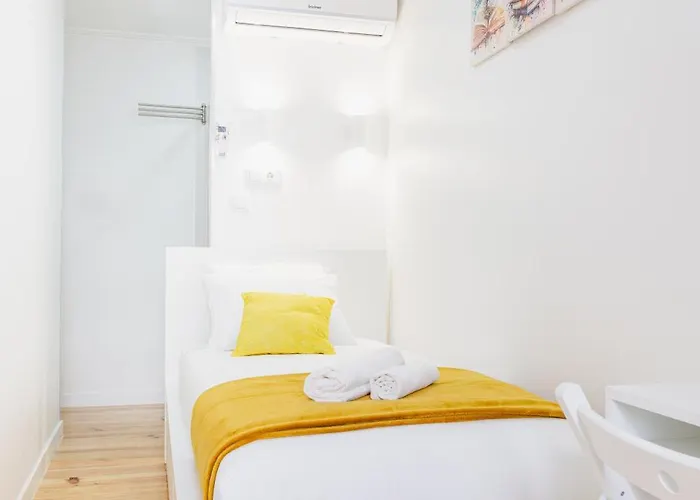 - Bairro Alto Centro Historico * Lisbona